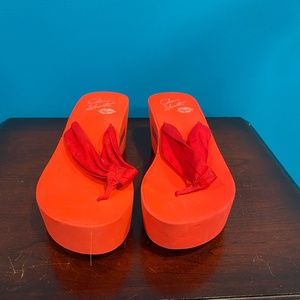 Colin Stuart red platform flip flops size 7.5